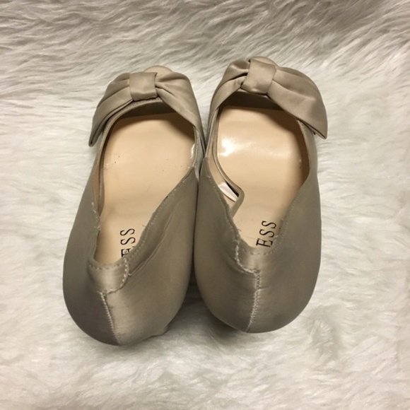 Guess peep toe heels with bow champagne color - Picture 5 of 8